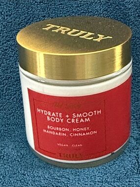 TRULY Hydrate + Smooth Body Cream - Gold & Red
